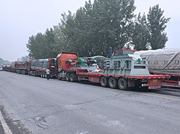 輥體φ1×1.2m的雙輥破碎機(jī)開(kāi)